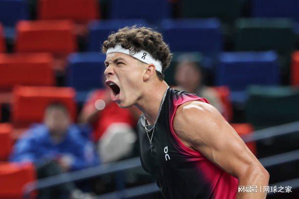 曼联前主帅阿特金森：要是我早买凯恩了，前锋解决一切问题